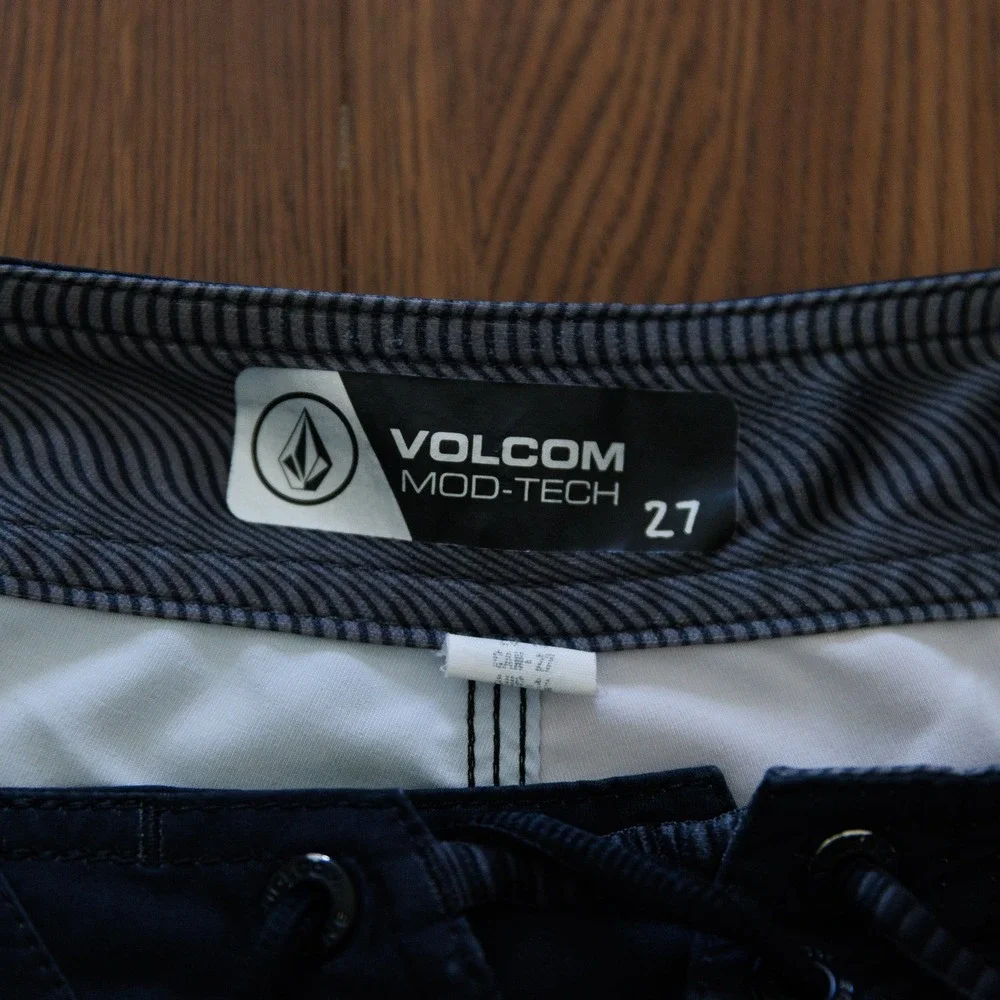 Volcom Mod-Tech Boys Board Shorts Size 27 Blue Pink Geometric Swim Trunks